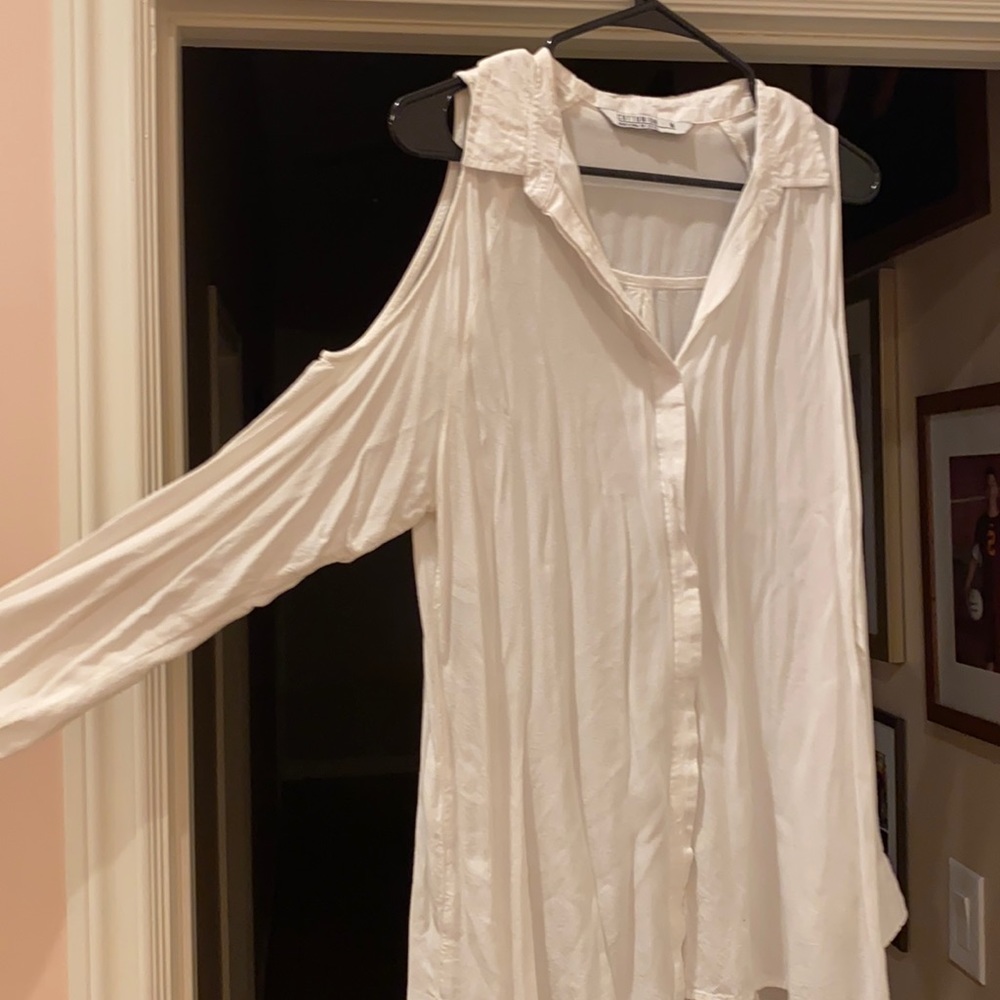 Open shoulder button up, size M